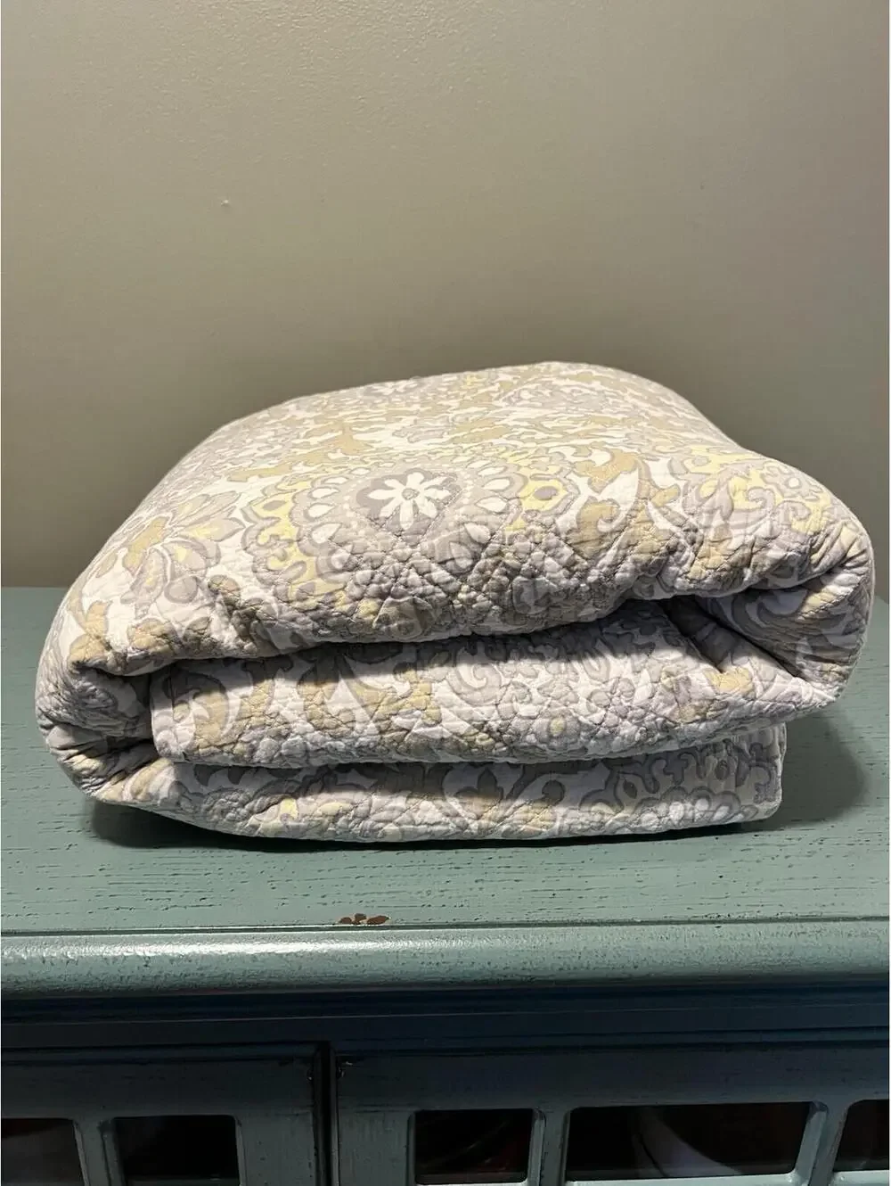 Beautiful Multicolor Blanket by The Global Collection 100% Cotton 107x90